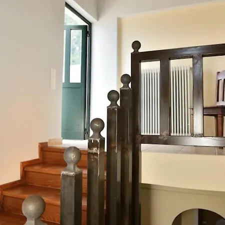 Sens De Dieu - Private Luxury Diakopto